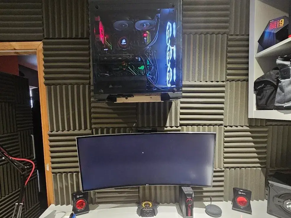 gaming pc on wall. in nice PC setup